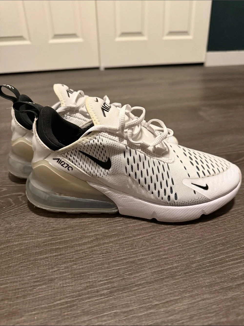 Nike White and Black Air 270 Mesh Running Shoes - Picture 3 of 9